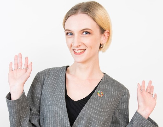 Caryn Morgan�i�J�����@���[�K���j