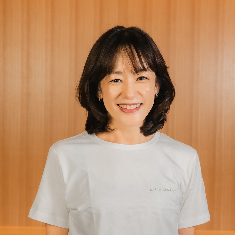 ���� ���q